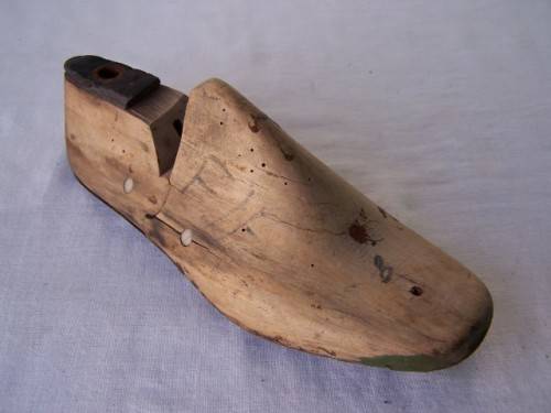 single shoe form ... to have some fun with !!!