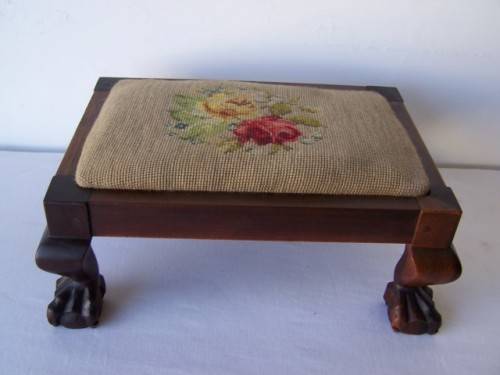 footstool ... delightful !!!