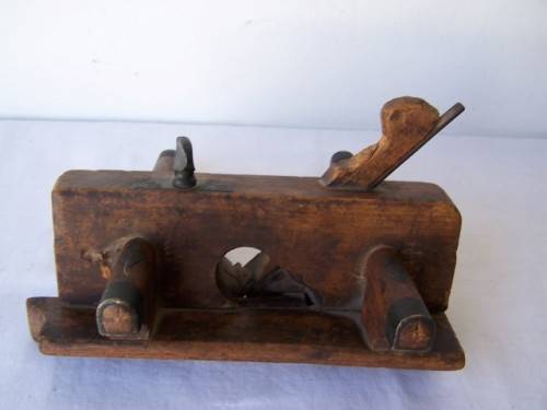 plane ... old & appealing !!!