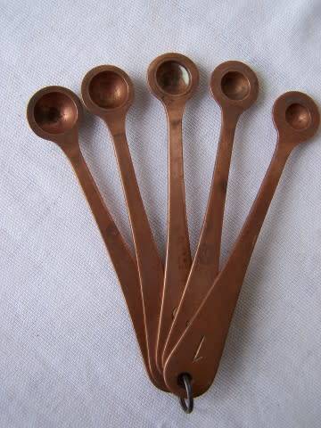 spoons ... 5 graded copper ones !!!