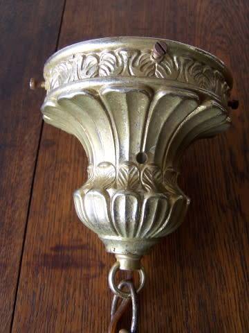 part  ... for a ceiling light !!!