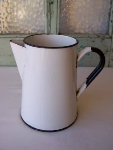 jug ... of enamel !!!