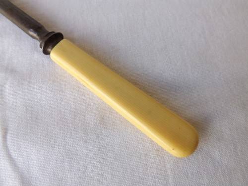 sharpener ... bone-handled !!!