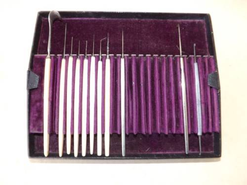 instruments ... belonging to a dentist !!!