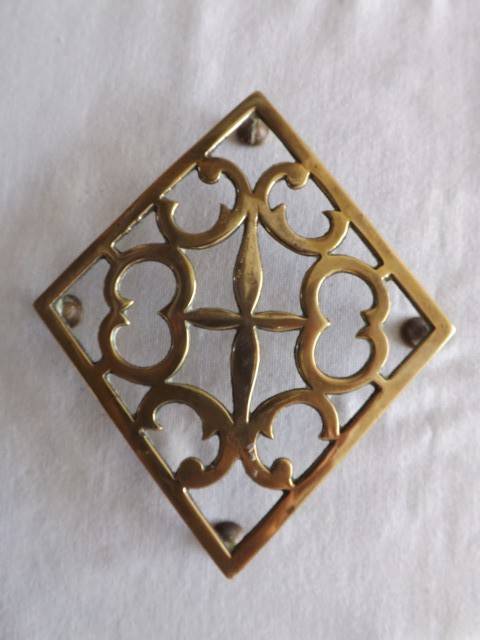 trivet ... brass !!!