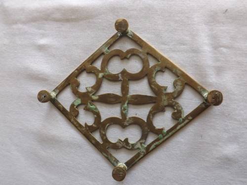 trivet ... brass !!!