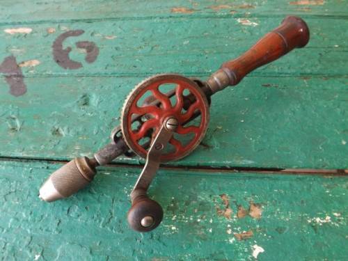 hand drill ... millers falls - a stuck eggbeater !!!