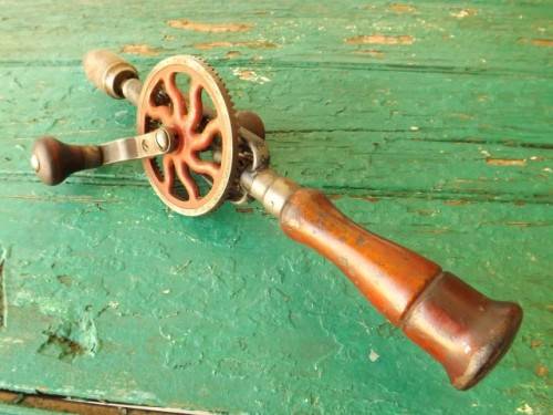 hand drill ... millers falls - a stuck eggbeater !!!