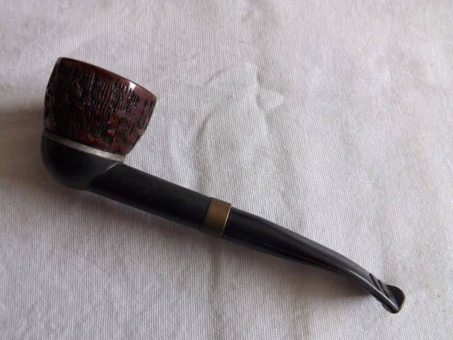 pipe ... england falcon regd des 924139 ... !!!