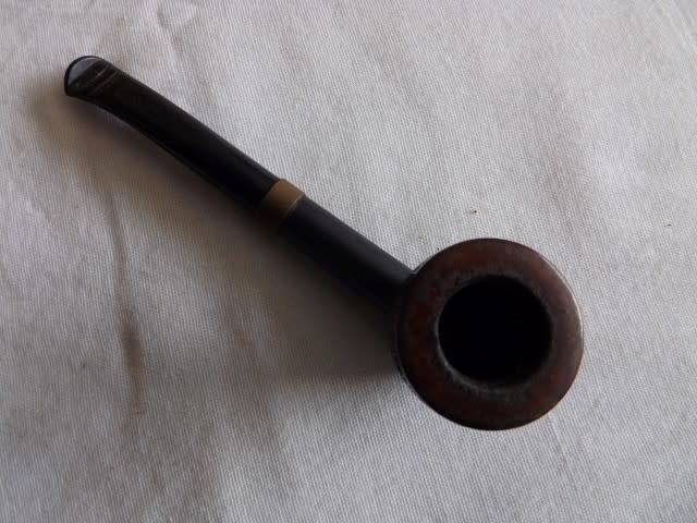 pipe ... england falcon regd des 924139 ... !!!