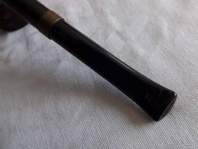 pipe ... england falcon regd des 924139 ... !!!