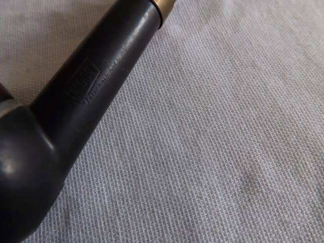 pipe ... england falcon regd des 924139 ... !!!