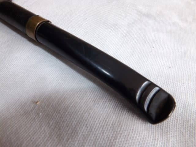 pipe #4 ... england falcon regd des 924139 ... !!!