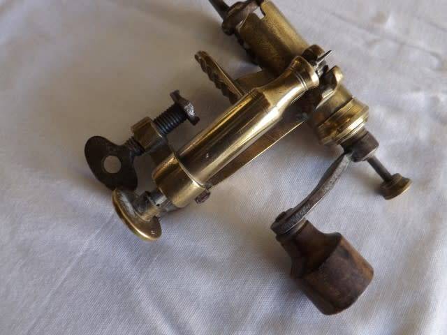 antique shell holder & bullet reloading press ... of brass ... !!!