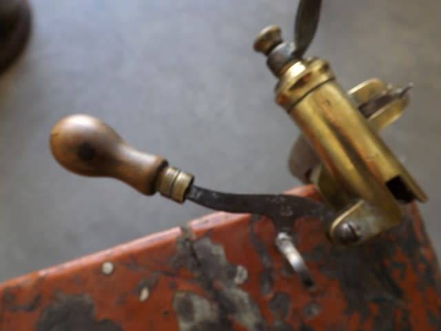 antique shell holder & bullet reloading press ... of brass ... !!!