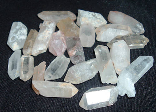 Madagscan clear quartz20 small points. Storm crystal powerfull healer and repells negativity