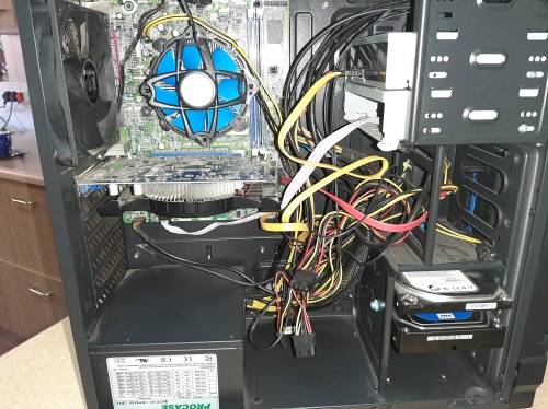 Gaming PC I5 2300 - AMD Radeon HD7750 - 4GB RAM - 1TB and 500GB HDD - 700W PSU - Win7 pro 64 and 32