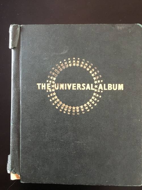 Universal Album with aprox. 400 stamps