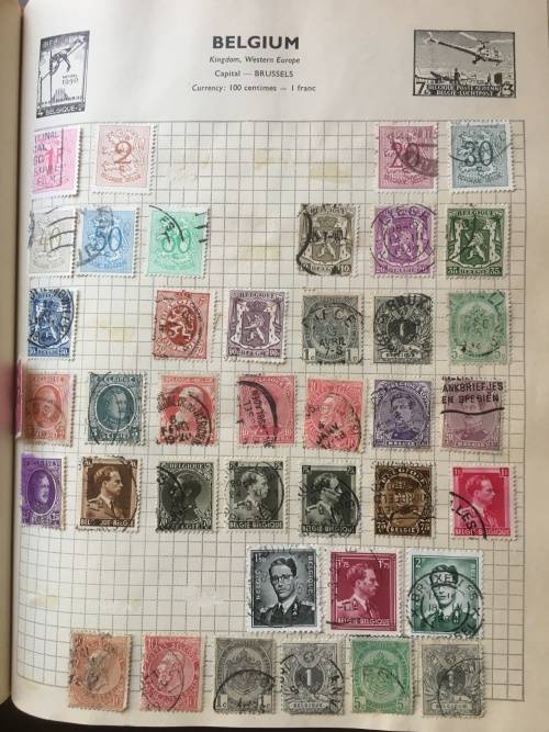 Old Stanley Gibons Swift sure album with approx 1500 stamps
