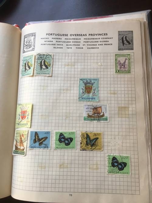 Old Stanley Gibons Swift sure album with approx 1500 stamps