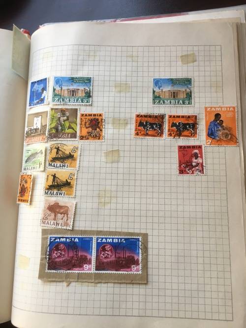 Old Stanley Gibons Swift sure album with approx 1500 stamps