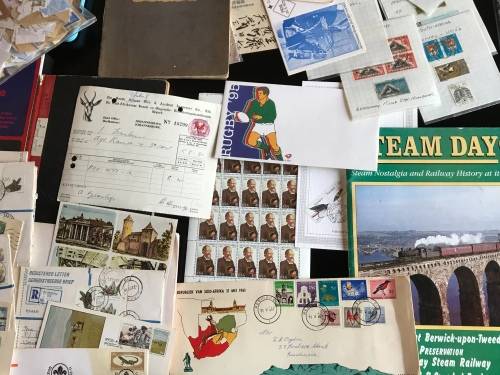 Box lot with random odds and ends R1 Start