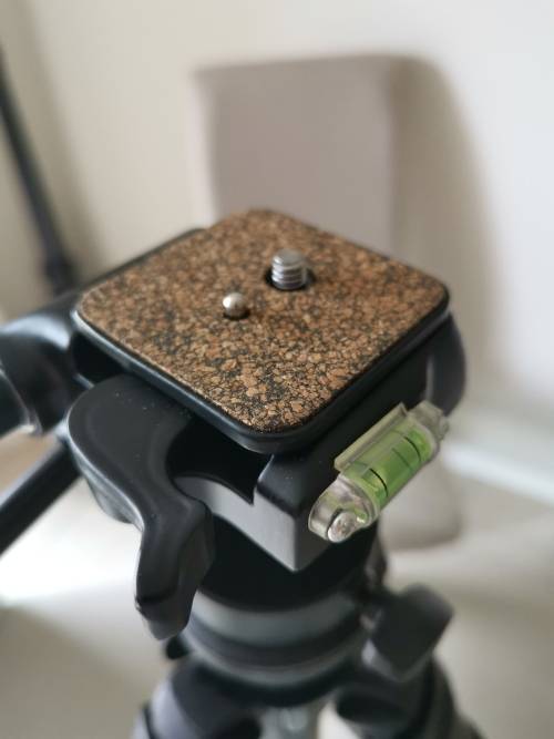 Voyager V - Pro 100 Tripod AS NEW!!!