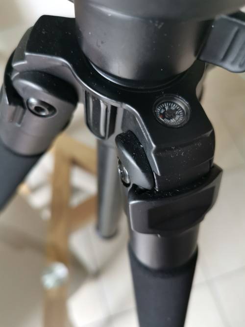Voyager V - Pro 100 Tripod AS NEW!!!