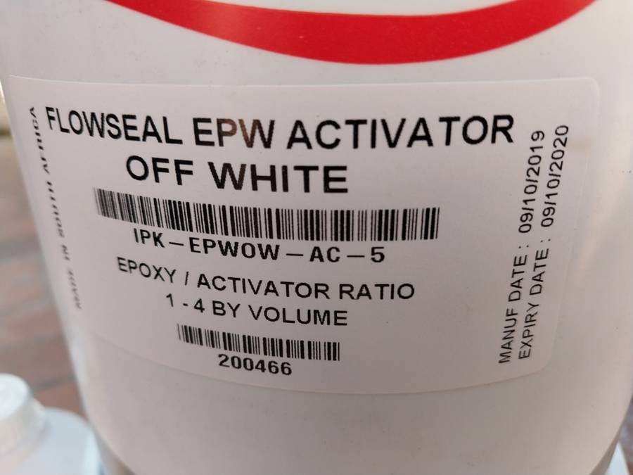Flowcrete Flowseal EPW Epoxy Floor Coating - 10 L - Off-White - Past Expiry Date