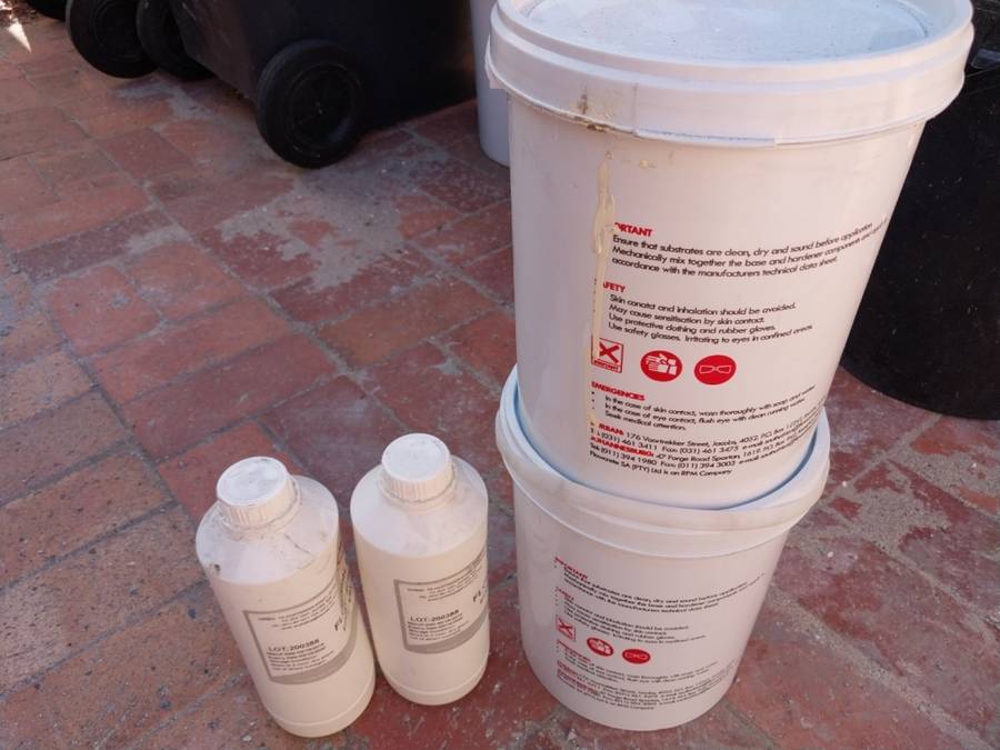 Flowcrete Flowseal EPW Epoxy Floor Coating - 10 L - Off-White - Past Expiry Date