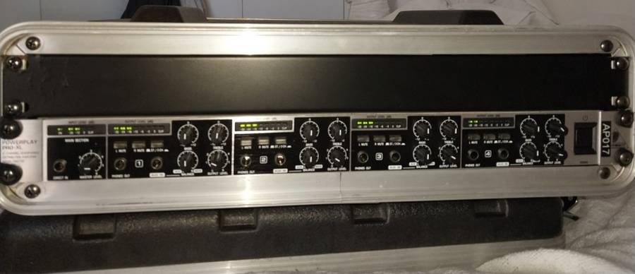 Behringer Powerplay Pro-XL HA4700 4 Channel Headphones Amplifier in Stagg 2U ABS Road Case