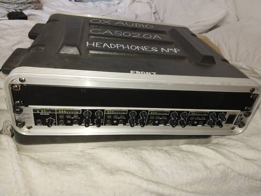 Behringer Powerplay Pro-XL HA4700 4 Channel Headphones Amplifier in Stagg 2U ABS Road Case