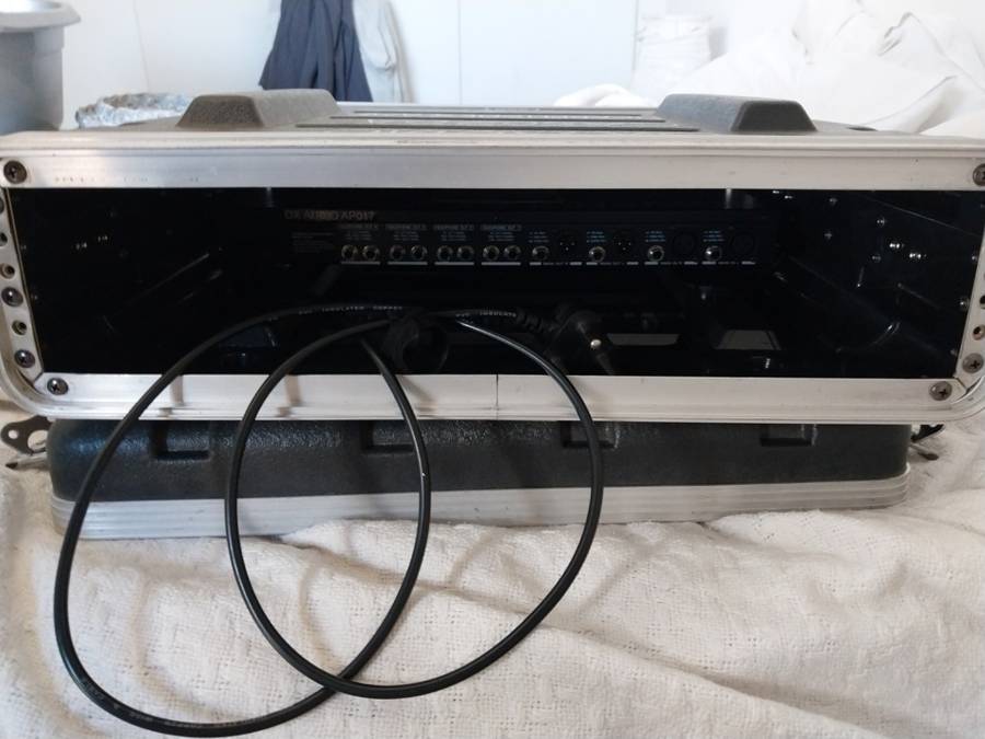 Behringer Powerplay Pro-XL HA4700 4 Channel Headphones Amplifier in Stagg 2U ABS Road Case