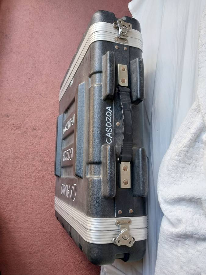 Behringer Powerplay Pro-XL HA4700 4 Channel Headphones Amplifier in Stagg 2U ABS Road Case