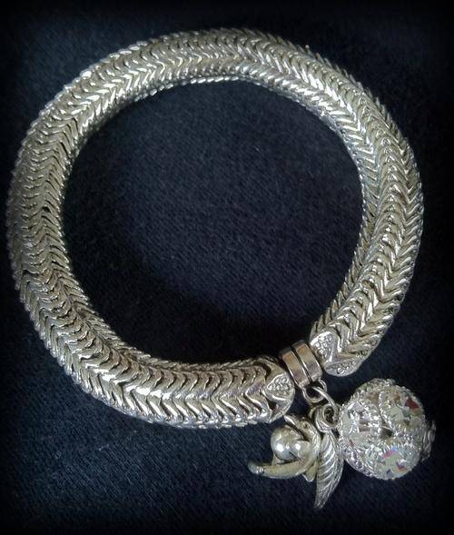 STUNNING TIBETAN SILVER CRYSTAL BALL & DOLPHIN CHARMS STRECHY BRACELET