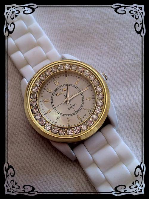 WHITE RHINESTONE DIAMANTE GOLD FACED LADIES WATCH