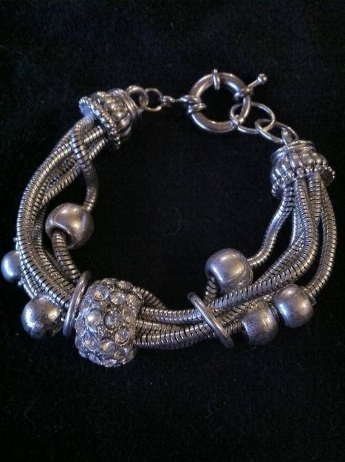 STUNNING TIBETAN SILVER MULTI STRAND GLITTER BALL BRACELET
