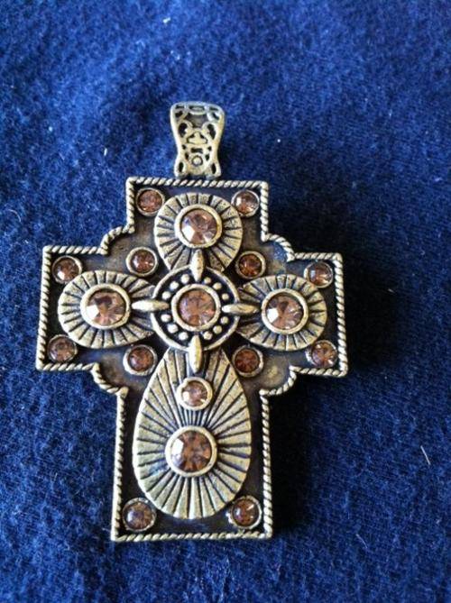 STUNNING COPPER TONE CROSS PENDANT
