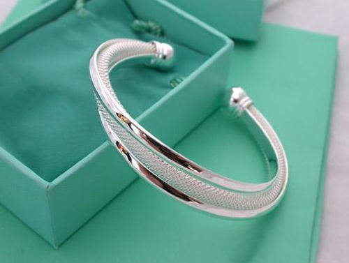 IN STOCK, LOW SHIPPING!! ELEGANT SILVER MESH & SOLID BANGLE