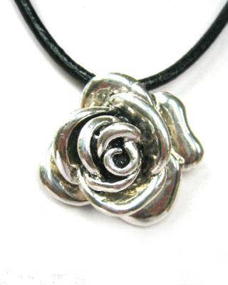 STUNNNING TIBETAN SILVER ROSE PENDANT 5,1cm & SILVER CHOKER