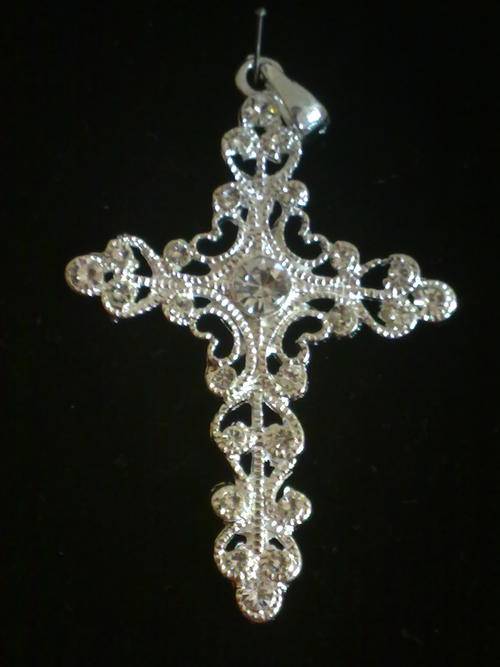 NEW!!!  SILVER FILIGREE DIAMANTE CROSS