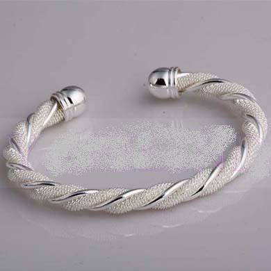 STUNNING SILVER TWIST MESH BANGLE