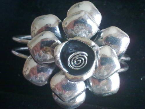 STUNNING TIBETAN SILVER ROSE BANGLE