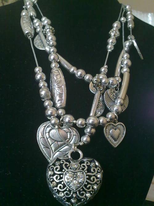 STUNNING TIBETAN SILVER DIAMANTE HEART 3 STRAND NECKLACE