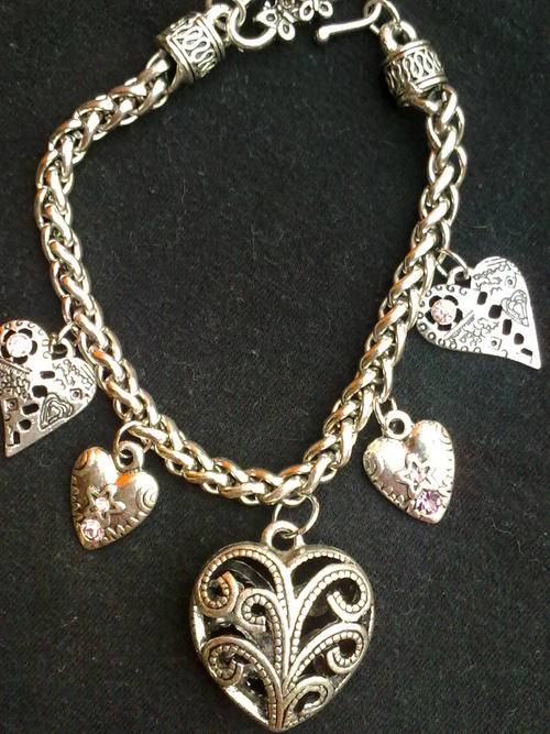 *R140* 2010 HADASSAH COLLECTION!! TIBETAN SILVER FILIGREE HEARTS BRACELET