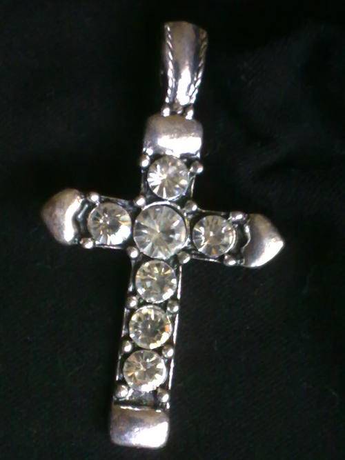 NEW!!! SILVER TONE CROSS PENDANT