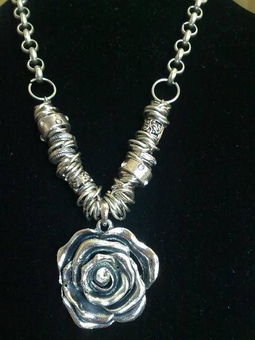 *R190* 2010 HADASSAH COLLECTION!!STUNNING!!! NEW TIBETAN SILVER MARGASITE LOOK ROSE NECKLACE