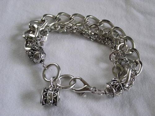 EXCLUSIVELY FROM THE 2011 HADASSAH COLLECTION STUNNING TIBETAN SILVER OVAL DIAMANTE CHARM BRACELET