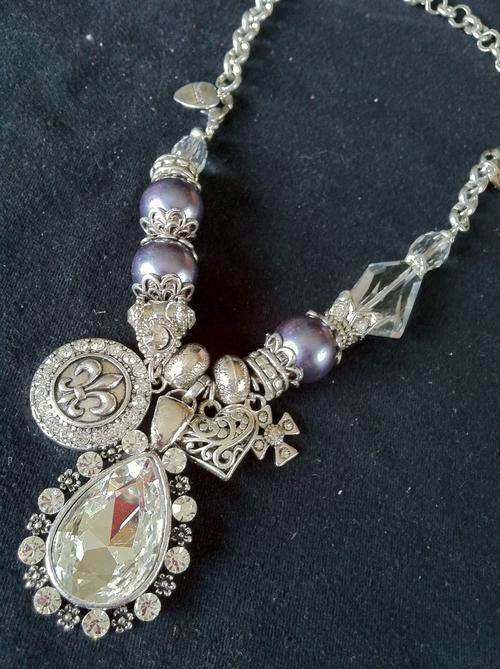 STUNNING!!! TIBETAN SILVER FANCY CLIP ON DIAMANTE PENDANT PURPLE FAUX PEARL NECKLACE