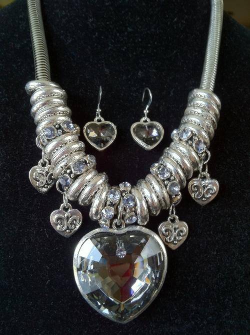 STUNNING TIBETAN SILVER CHUNKY CHARCOAL HEART PENDANT NECKLACE & EARRINGS SET